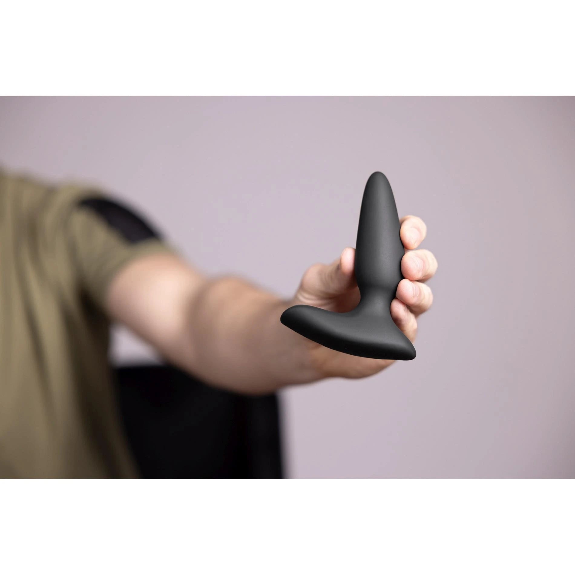 Smooth Vibrating Anal Plug with Remote Control - Licorice Black