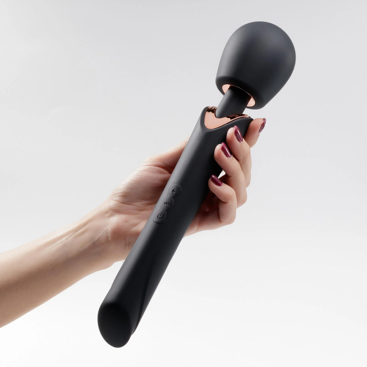 Massajador wand Holly 10 funções – recarregável, preto | Crushious
