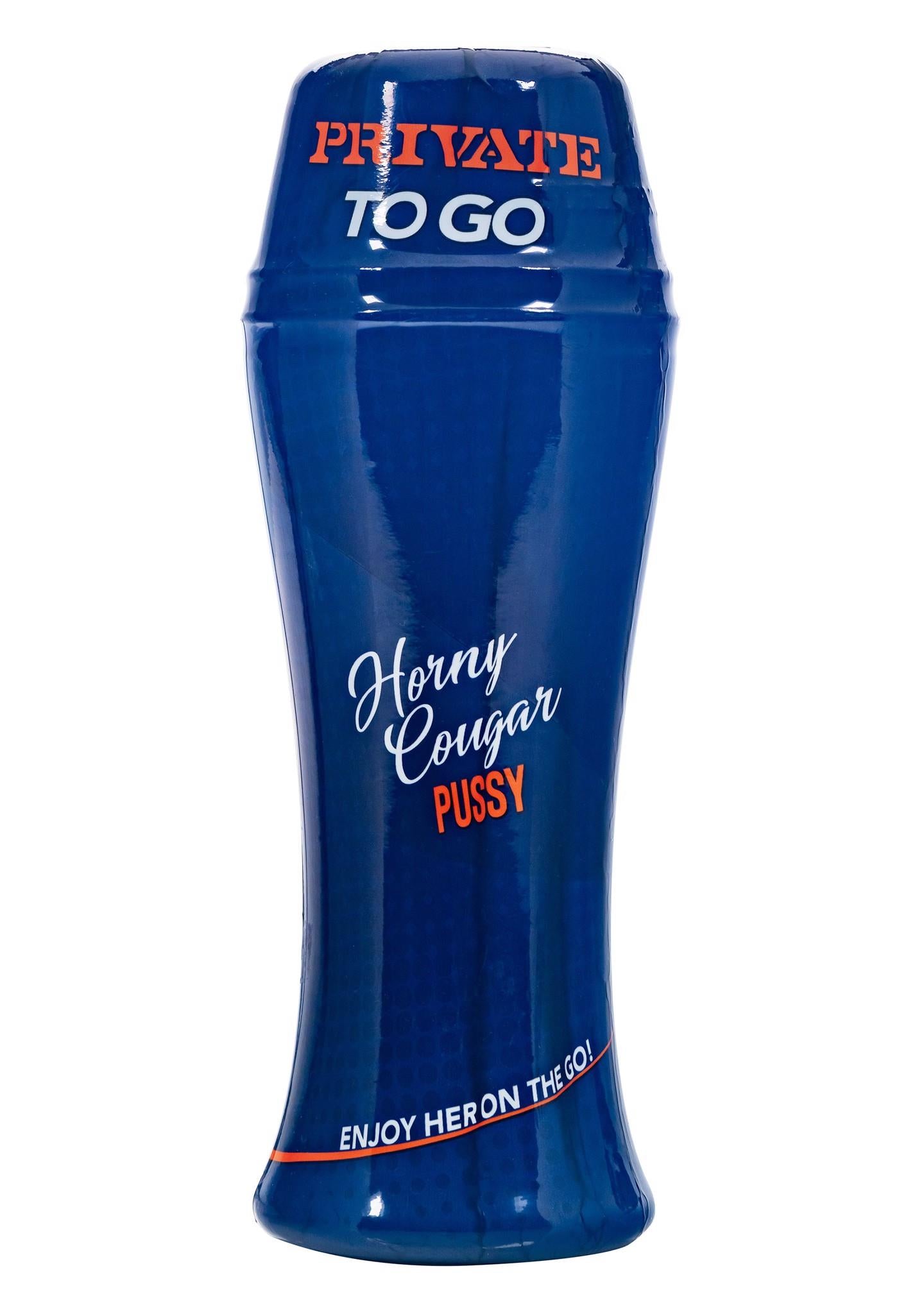 Cougar excitée, peau claire
