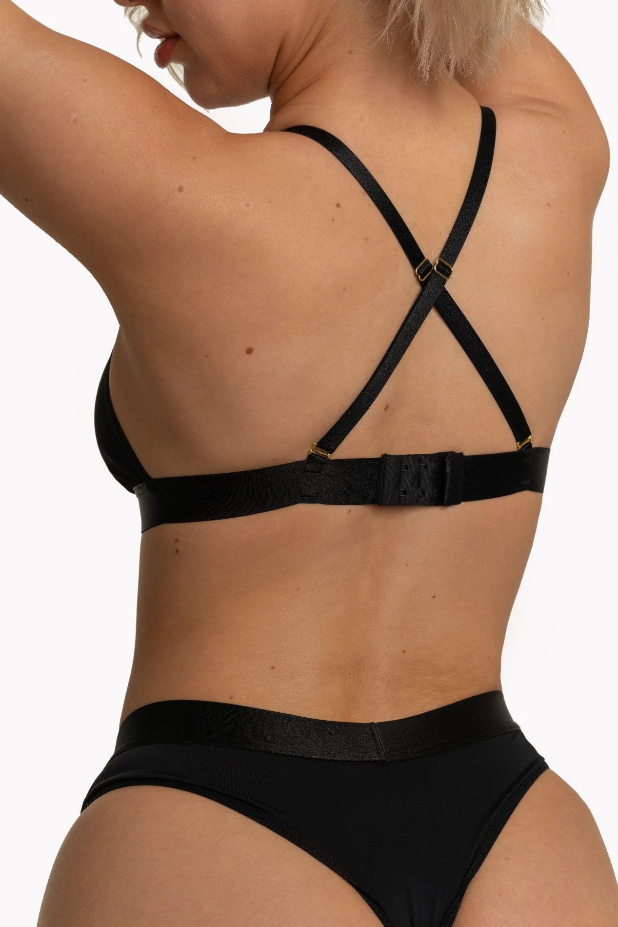 Ensemble SEILA noir (soutien-gorge + string) XXL/XXXL