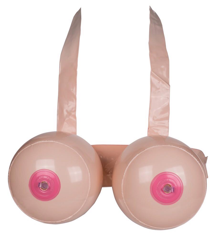 Bataille de seins