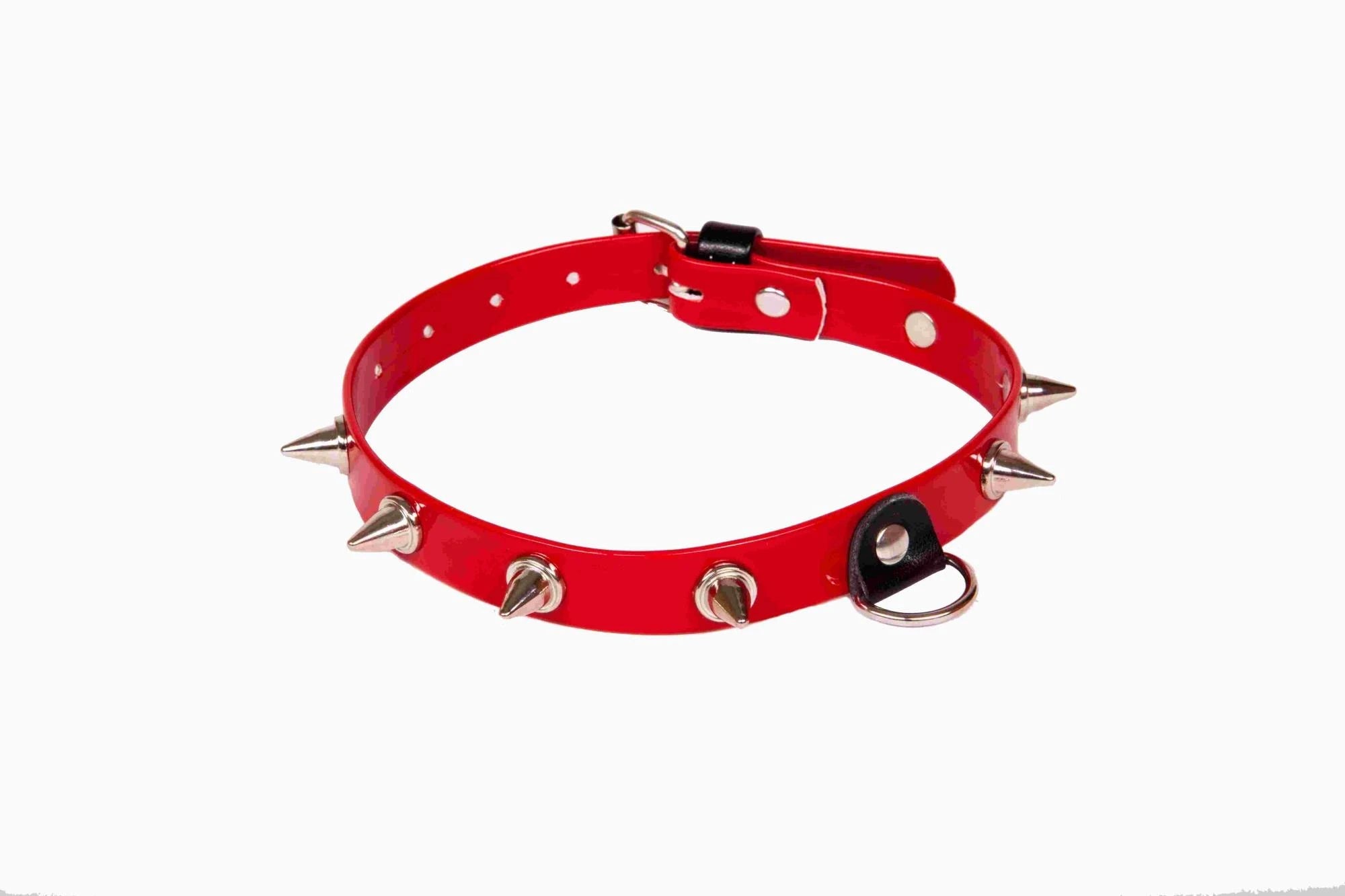 WHIPS bindings varnish, women's spiked collar, red