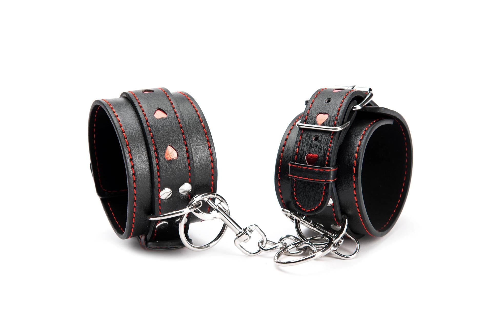Menottes de cheville cœur