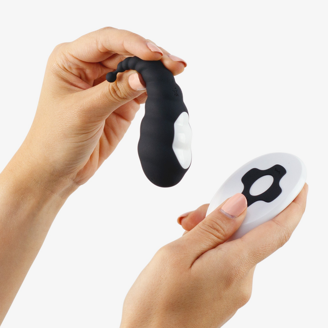 Cocoon - Rechargeable Vibrating Egg with Remote Control - Black