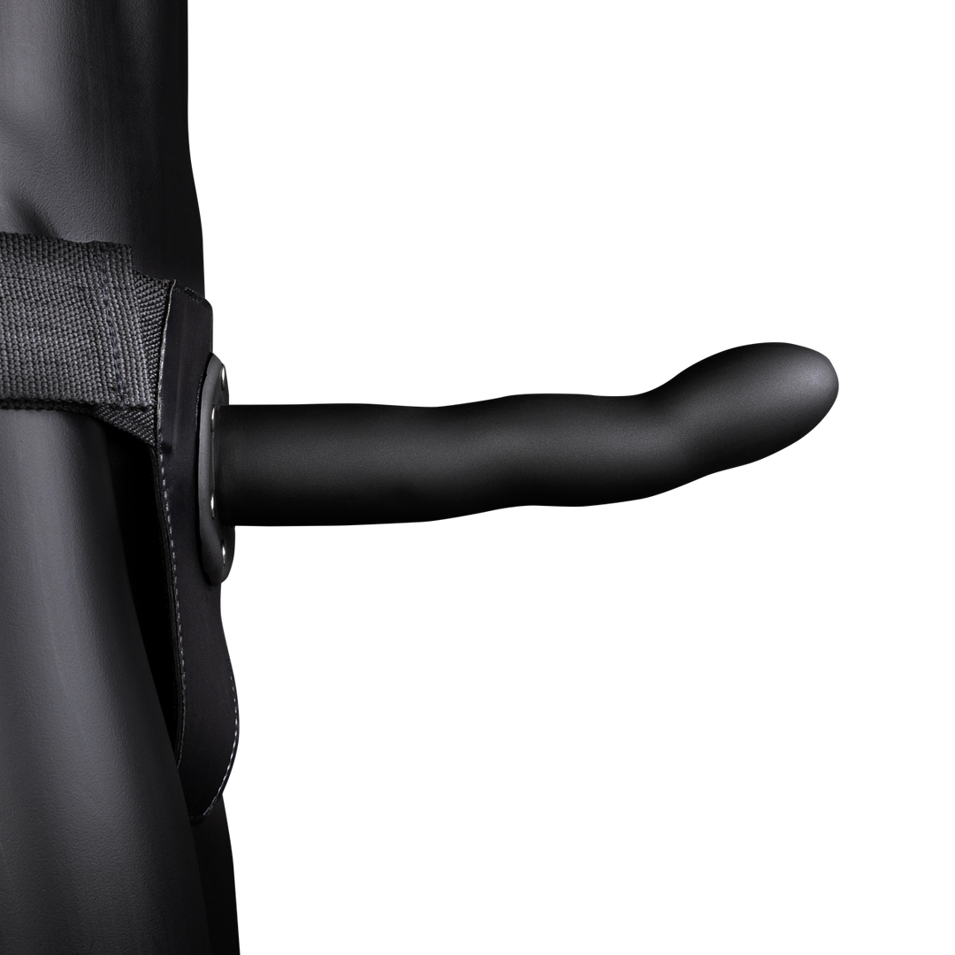 Curved Hollow Strap-On - 8 / 20 cm - Noir