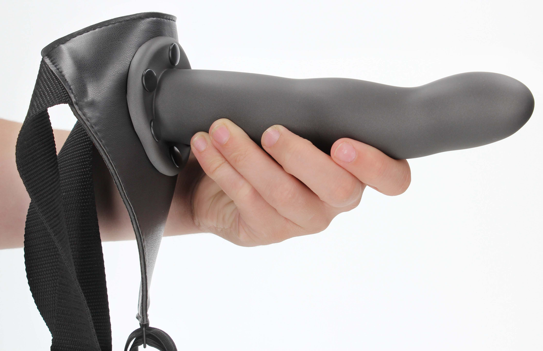 Harnais-pénis incurvé et creux - 8 / 20 cm - Gunmetal