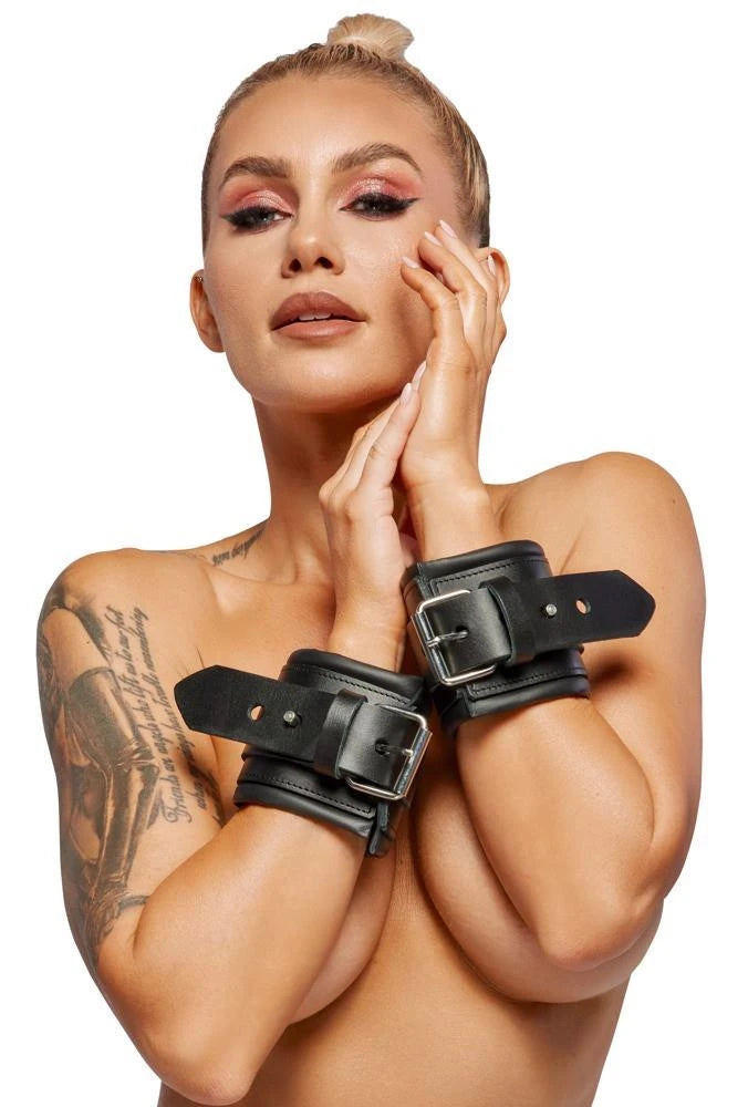 Menottes en cuir