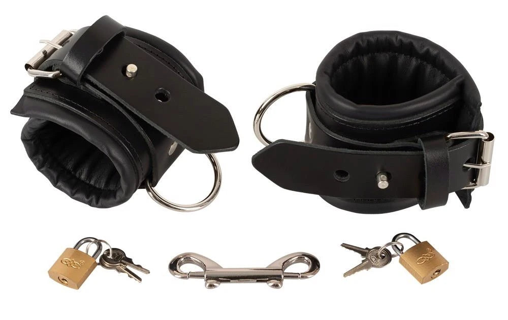 Menottes en cuir
